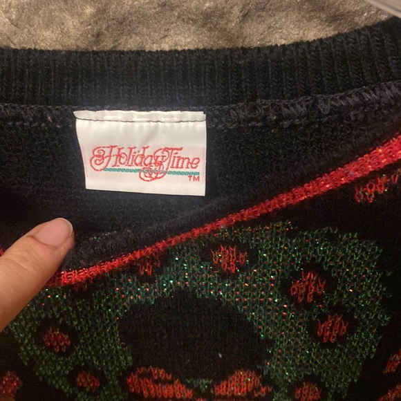 Holiday Time Wreath Sweater! Size XL - Picture 2 of 3